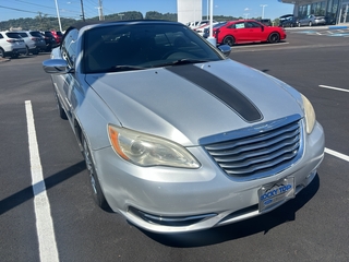 2011 Chrysler 200