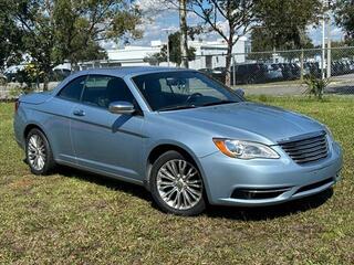 2013 Chrysler 200