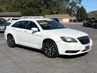 2013 Chrysler 200