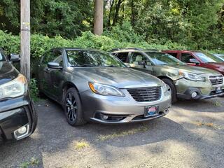2013 Chrysler 200
