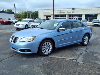 2013 Chrysler 200