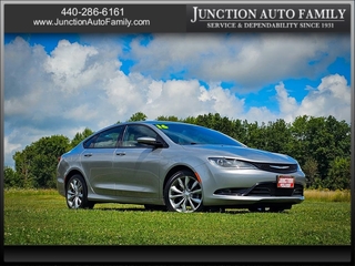2016 Chrysler 200 for sale in Chardon OH