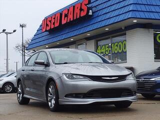 2016 Chrysler 200 for sale in Roseville MI