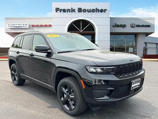 2025 Jeep Grand Cherokee for sale in Janesville WI