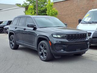 2023 Jeep Grand Cherokee for sale in Oak Park MI