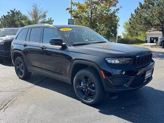 2025 Jeep Grand Cherokee for sale in Janesville WI