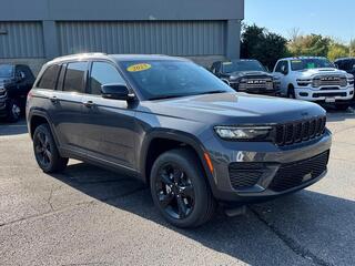 2025 Jeep Grand Cherokee for sale in Janesville WI