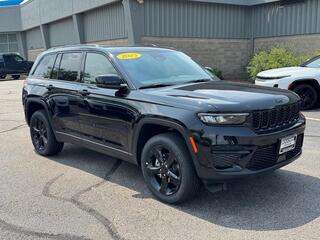 2025 Jeep Grand Cherokee for sale in Janesville WI