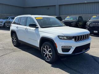 2025 Jeep Grand Cherokee for sale in Janesville WI