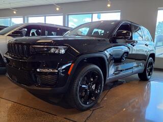 2025 Jeep Grand Cherokee for sale in St Clairsville OH