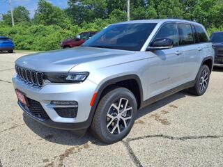 2025 Jeep Grand Cherokee for sale in Burlington WI