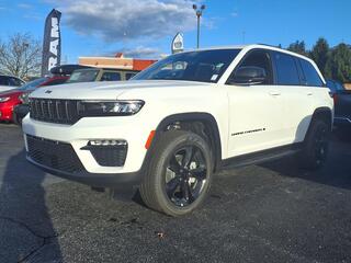 2025 Jeep Grand Cherokee for sale in St Clairsville OH