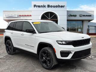 2025 Jeep Grand Cherokee for sale in Janesville WI