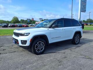 2022 Jeep Grand Cherokee for sale in Mankato MN