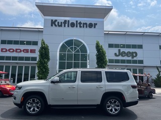 2022 Jeep Wagoneer