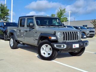 2023 Jeep Gladiator