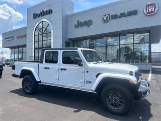 2025 Jeep Gladiator