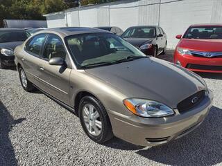 2004 Ford Taurus