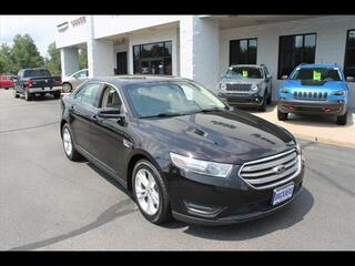 2014 Ford Taurus