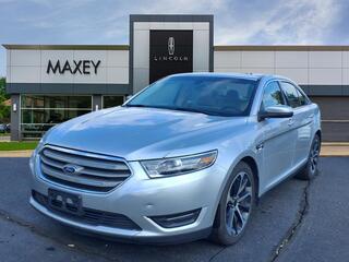 2015 Ford Taurus