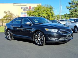 2016 Ford Taurus