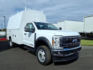 2025 Ford F550