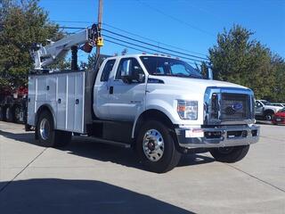 2025 Ford F-750