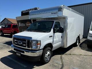 2025 Ford E-450SD for sale in Janesville WI