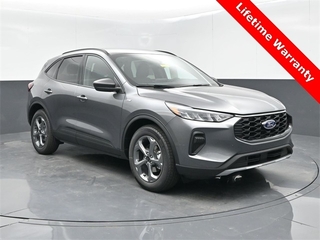 2025 Ford Escape Hybrid