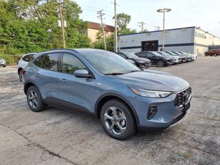 2025 Ford Escape Hybrid