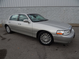 2003 Lincoln Town Car
