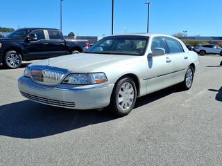 2005 Lincoln Town Car