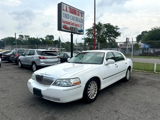 2003 Lincoln Town Car
