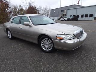 2003 Lincoln Town Car