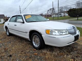 2001 Lincoln Town Car
