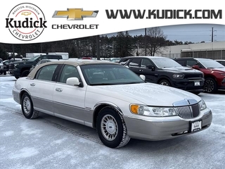 2001 Lincoln Town Car