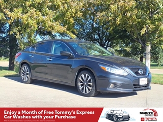 2017 Nissan Altima for sale in Grimes IA