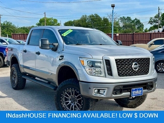2017 Nissan Titan