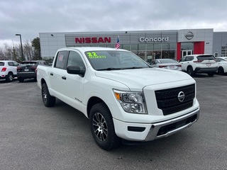 2022 Nissan Titan