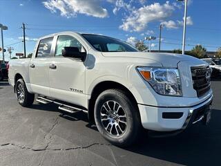 2024 Nissan Titan for sale in Independence MO