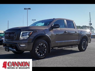 2021 Nissan Titan