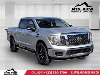 2017 Nissan Titan