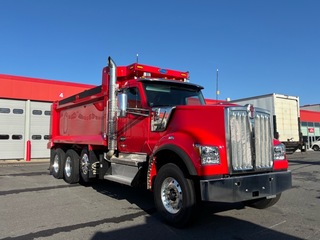 2025 Kenworth W990