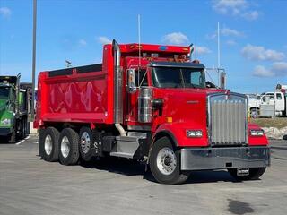 2025 Kenworth W900