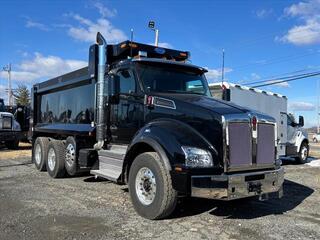 2025 Kenworth T880