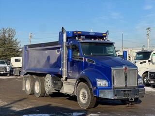 2025 Kenworth T880