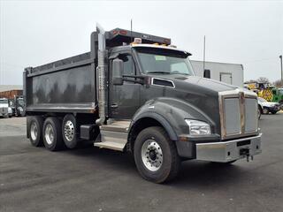 2025 Kenworth T880