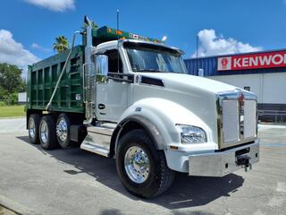 2025 Kenworth T880