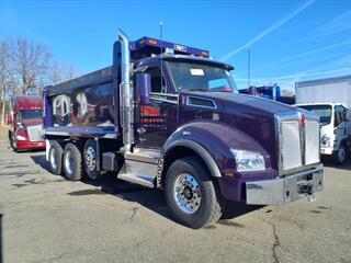 2025 Kenworth T880