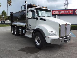 2025 Kenworth T880